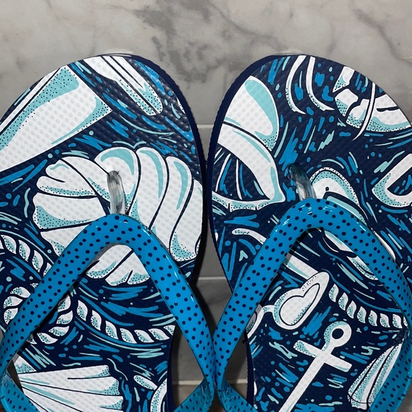 NWT Vera Bradley Flip Flops - Shore Enough - Women's Medium Sz 7/8 Shells Beach - Picture 2 of 12